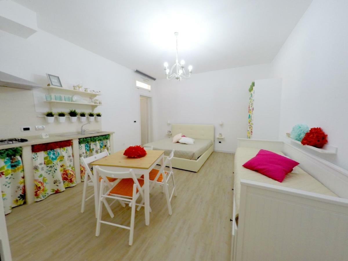 Casa Vacanze Coralloholiday Torre Lapillo Exterior photo
